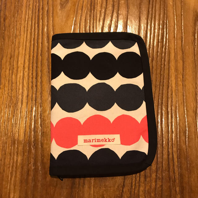 marimekko(マリメッコ)のマリメッコ母子手帳ケース ハンドメイド キッズ/ベビー/マタニティのマタニティ(母子手帳ケース)の商品写真