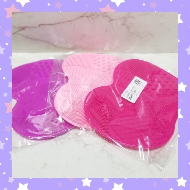 💗MAKEUP BRUSH CLEANER PAD💗# milky pink コスメ/美容のスキンケア/基礎化粧品(洗顔ネット/泡立て小物)の商品写真