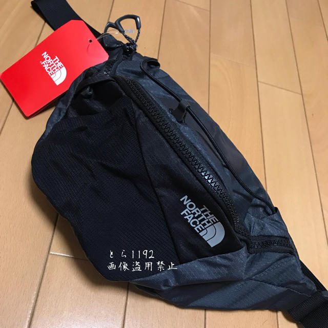 THE NORTH FACE(ザノースフェイス)の新品未使用 ヨーロッパ限定 ノースフェイス ボディバッグ ブラック メンズのバッグ(ボディーバッグ)の商品写真