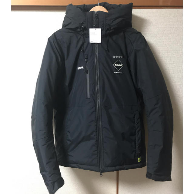 F.C.R.B.(エフシーアールビー)のFCRB TOUR PADDED PARKA メンズのジャケット/アウター(ダウンジャケット)の商品写真