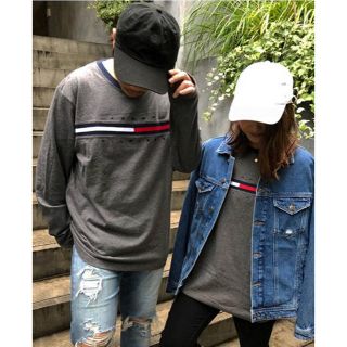 トミーヒルフィガー(TOMMY HILFIGER)のトミーヒルフィガー ロゴ Tシャツ 長袖 Mサイズ グレー(Tシャツ/カットソー(七分/長袖))