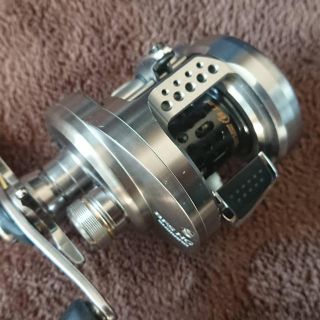 シマノ(SHIMANO)のカルカッタコンクエストBFS 美品(リール)