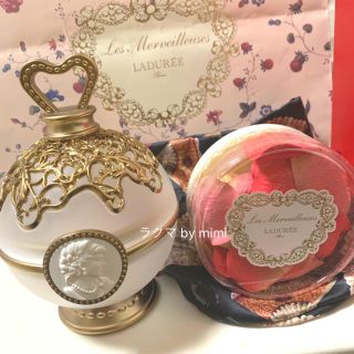 レメルヴェイユーズラデュレ(Les Merveilleuses LADUREE)の未使用 限定花びらチーク 105 LADUREE(チーク)