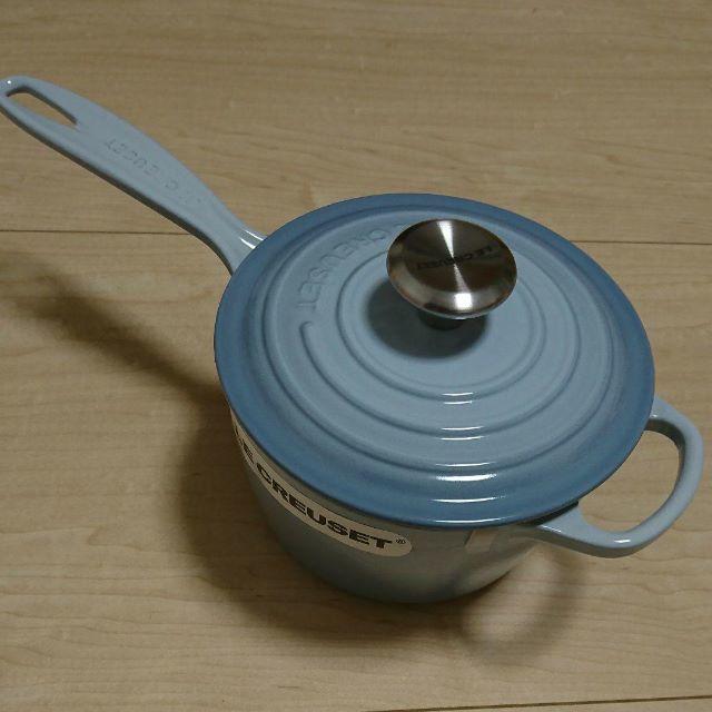 LE CREUSET(ルクルーゼ)の【新品未使用品】シグニチャー ソースパン　 16cm 　コースタルブルー インテリア/住まい/日用品のキッチン/食器(鍋/フライパン)の商品写真