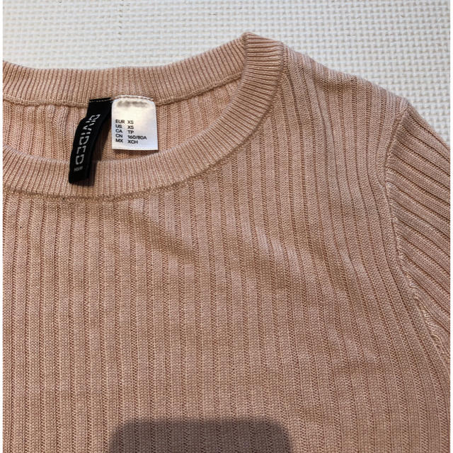 H&M(エイチアンドエム)のh&m リブニット タイト ピンクベージュ レディースのトップス(ニット/セーター)の商品写真