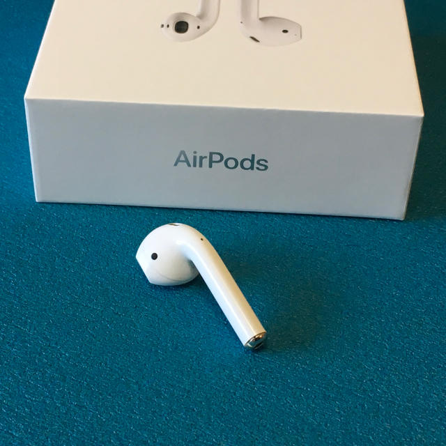 Apple(アップル)の左耳AirPod スマホ/家電/カメラのオーディオ機器(ヘッドフォン/イヤフォン)の商品写真
