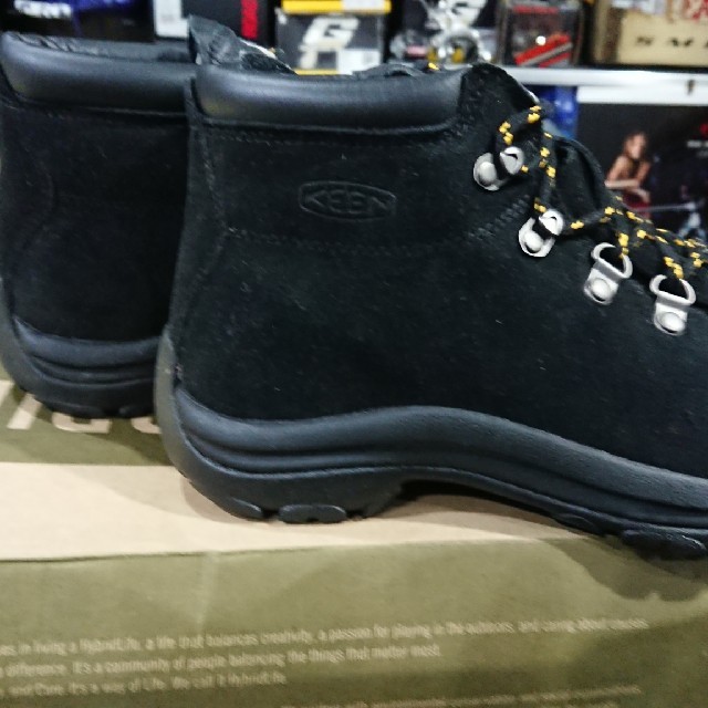 KEEN(キーン)のKEEN"CORTINA mid"ブラック メンズの靴/シューズ(スニーカー)の商品写真