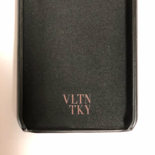 VALENTINO(ヴァレンティノ)のヴァレンティノ銀座限定 非売品 iPhone Xケース スマホ/家電/カメラのスマホアクセサリー(iPhoneケース)の商品写真