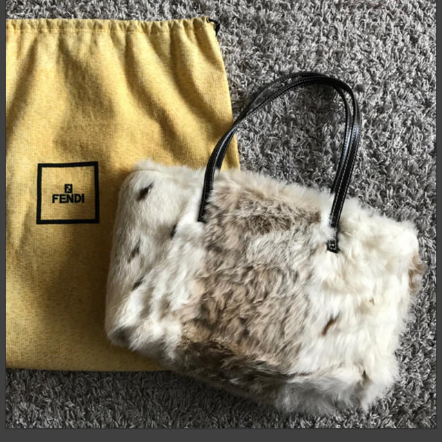 FENDI フェンディ　ファーバック