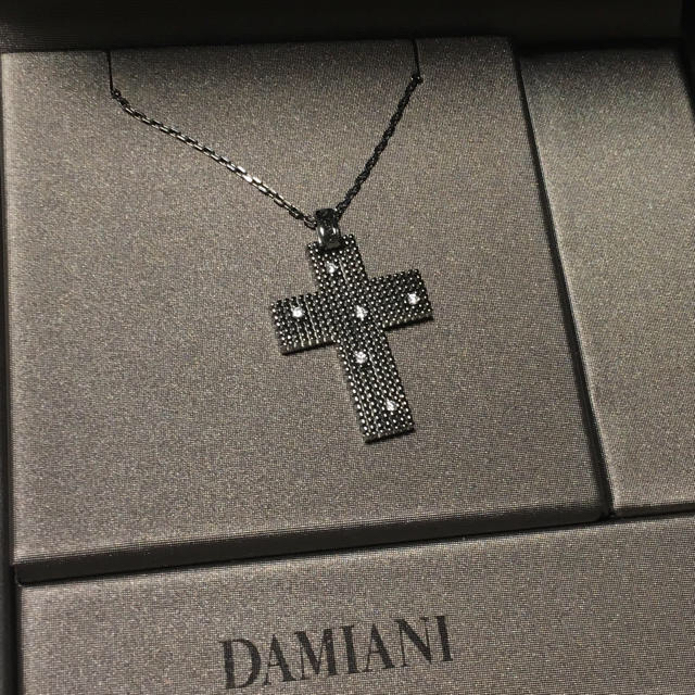 Damiani(ダミアーニ)のDAMIANI ダミアーニ メトロポリタンドリーム クロス 6Pダイヤネックレス メンズのアクセサリー(ネックレス)の商品写真