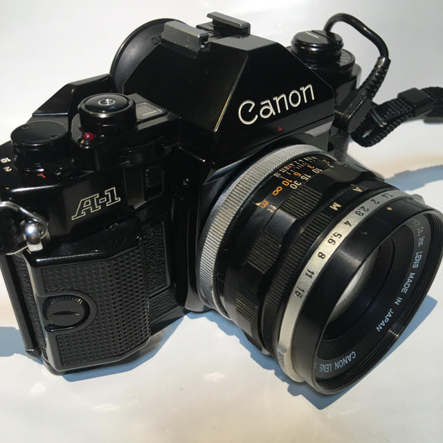 Canon(キヤノン)のるーつさま専用！ CANON A-1 修理業者様で整備品 オマケレンズ二本付き スマホ/家電/カメラのカメラ(フィルムカメラ)の商品写真