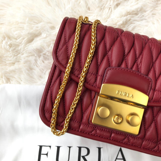 FURLA - 新品 フルラ COMETA キルティングレザー メトロポリス FURLA - 新品 フルラ COMETA キルティングレザー メトロポリス