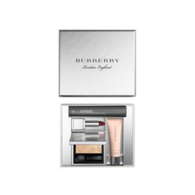 BURBERRY(バーバリー)の新品 未使用 バーバーリー コスメセット コスメ/美容のキット/セット(コフレ/メイクアップセット)の商品写真