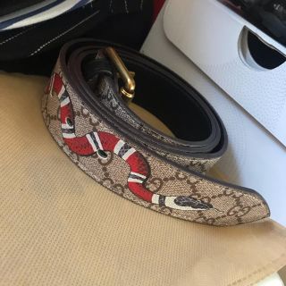 グッチ(Gucci)のGUCCI スネーク ベルト GGスプリーム(ベルト)