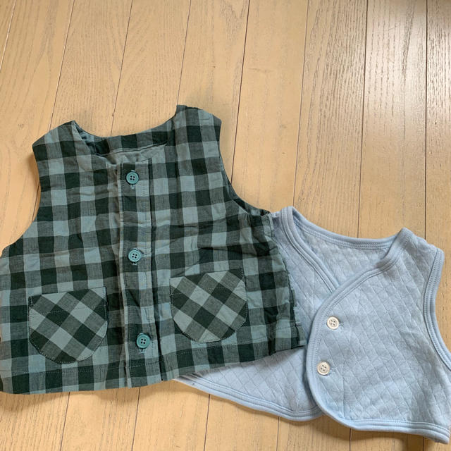 baby ベスト 2枚セット キッズ/ベビー/マタニティのベビー服(~85cm)(カーディガン/ボレロ)の商品写真