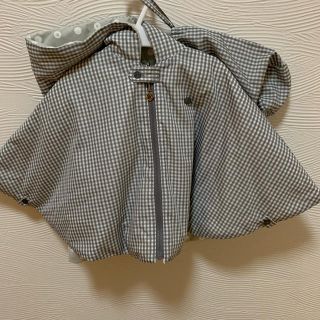 ベベ(BeBe)の⭐︎超美品‼︎  bebe/リバーシブルポンチョ 携帯袋付き！(ジャケット/コート)