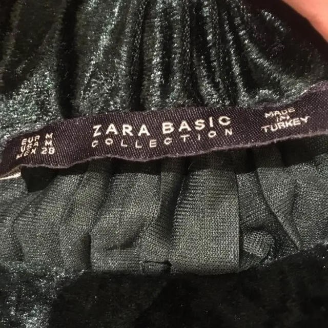 ZARA(ザラ)のZARA ベロア プリーツスカート レディースのスカート(ひざ丈スカート)の商品写真