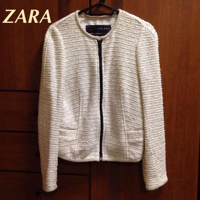 ZARA(ザラ)のZARAツイードジャケット レディースのジャケット/アウター(ノーカラージャケット)の商品写真