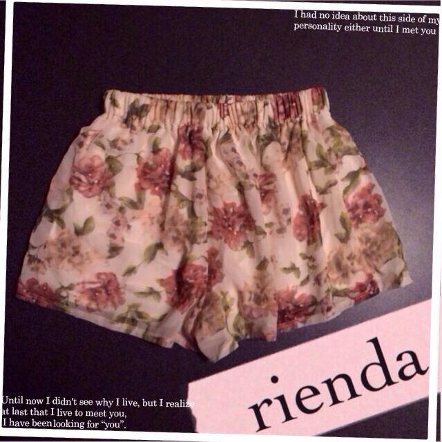 rienda(リエンダ)の新品❤︎riendaフラワースカパン❤︎ レディースのパンツ(キュロット)の商品写真