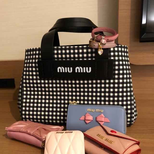 miumiu トートバッグ