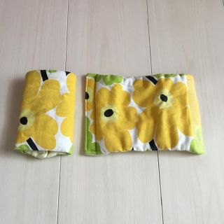 マリメッコ(marimekko)の抱っこ紐 よだれカバー マリメッコ イエロー(抱っこひも/おんぶひも)