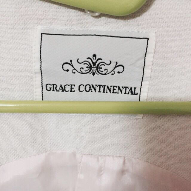 GRACE CONTINENTAL(グレースコンチネンタル)のグレースコンチネンタル ベスト 値下げ中 レディースのトップス(ベスト/ジレ)の商品写真