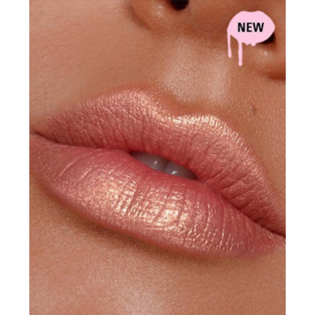 Kylie Cosmetics(カイリーコスメティックス)のKylie cosmetics milk and cookies gloss コスメ/美容のベースメイク/化粧品(リップグロス)の商品写真