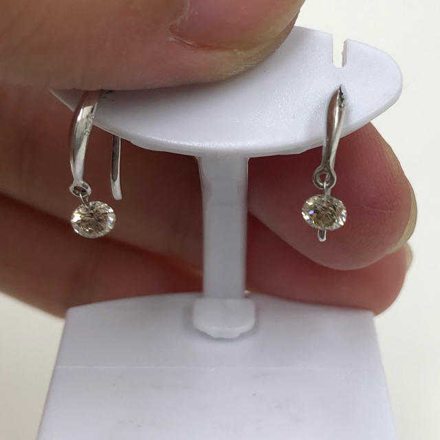 K18WG 天然ダイヤピアス - ninexmulti.com.br