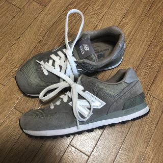 ニューバランス(New Balance)の美品！ニューバランス574スニーカーグレー(スニーカー)