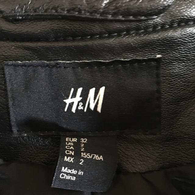 H&M(エイチアンドエム)のH&M    フェイクレザー ジャケット レディースのジャケット/アウター(ノーカラージャケット)の商品写真