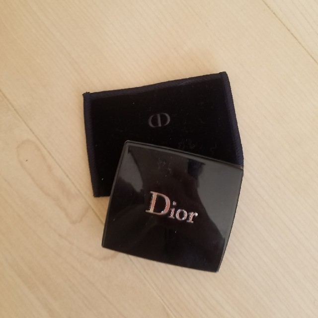 Dior(ディオール)のdior　アイシャドウ コスメ/美容のベースメイク/化粧品(アイシャドウ)の商品写真