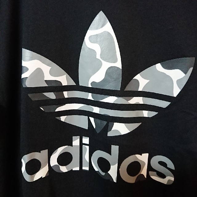 adidas(アディダス)の■新品未使用■adidas originals  Tシャツ ビッグロゴ 黒 メンズのトップス(Tシャツ/カットソー(半袖/袖なし))の商品写真