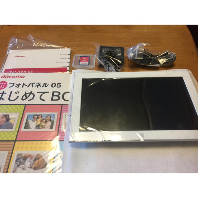 NTTdocomo(エヌティティドコモ)のdocomo フォトパネル 05 デジタルフォトフレーム スマホ/家電/カメラのPC/タブレット(その他)の商品写真