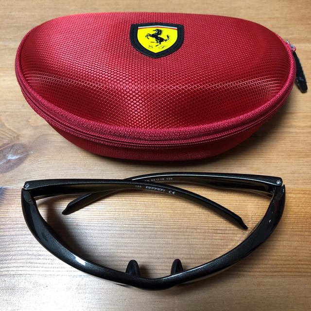 Ferrari(フェラーリ)のFerrari サングラス メンズのファッション小物(サングラス/メガネ)の商品写真