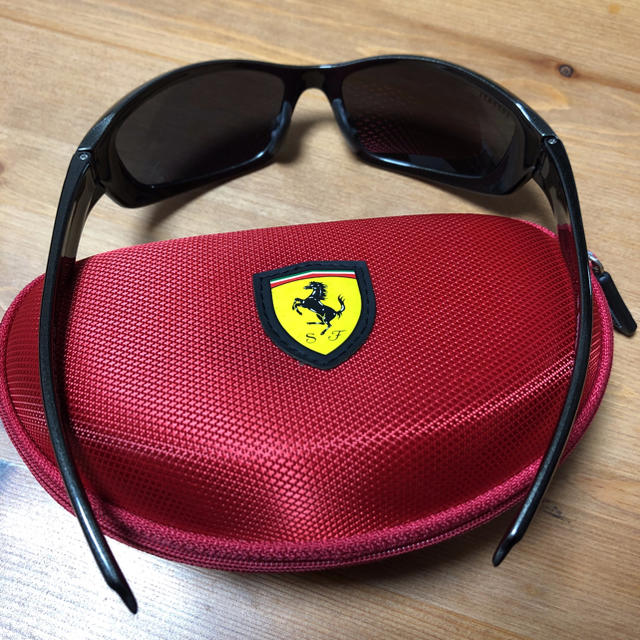 Ferrari(フェラーリ)のFerrari サングラス メンズのファッション小物(サングラス/メガネ)の商品写真