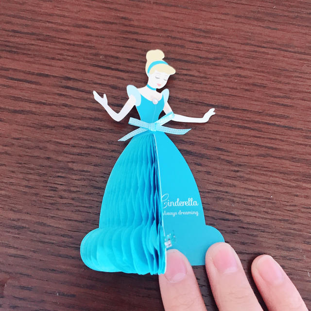 Disney(ディズニー)のシンデレラ紙のドレス 置物 インテリア/住まい/日用品のインテリア小物(置物)の商品写真