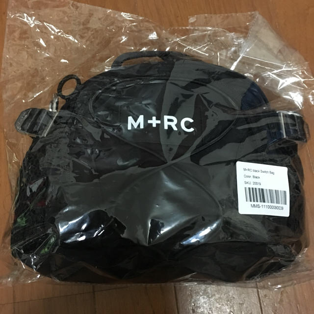 OFF-WHITE(オフホワイト)のM+RC NOIR SURGERY BAG メンズのバッグ(ショルダーバッグ)の商品写真