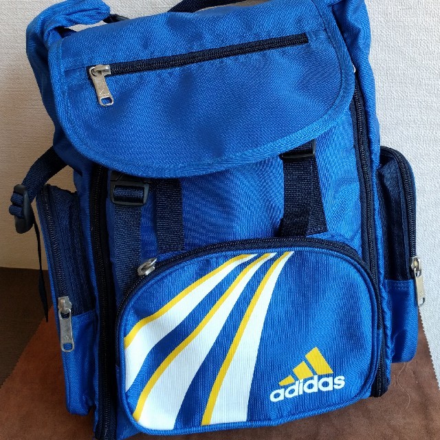 ADIDASリュックサック キッズ/ベビー/マタニティのこども用バッグ(リュックサック)の商品写真