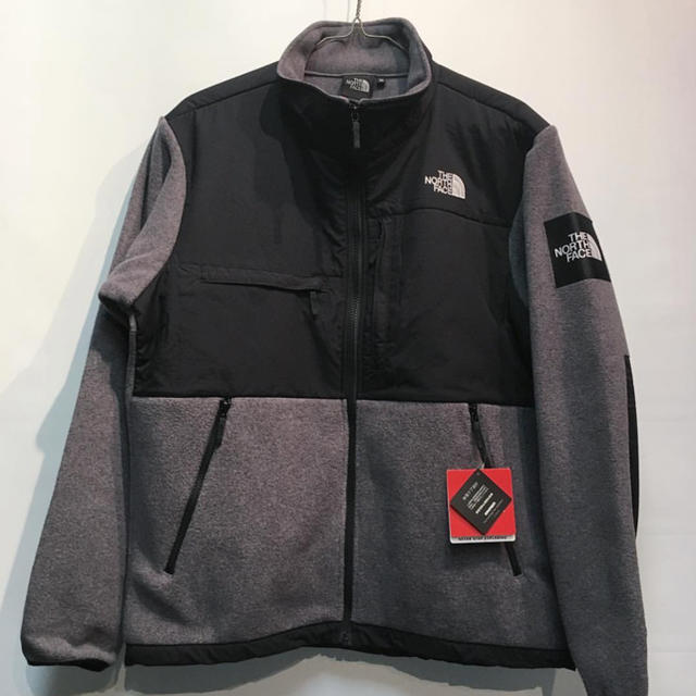 THE NORTH FACE(ザノースフェイス)の【新品未使用】2018年モデル・デナリジャケット・Z（ミックス・グレー）・XL メンズのジャケット/アウター(ライダースジャケット)の商品写真