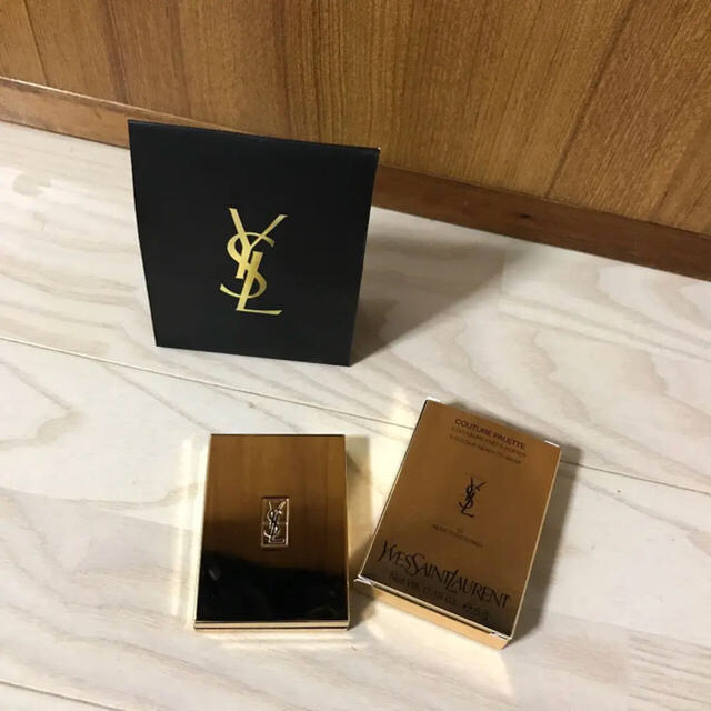 Saint Laurent(サンローラン)のイヴ・サンローラン アイシャドウ 美品  値下げ コスメ/美容のベースメイク/化粧品(アイシャドウ)の商品写真