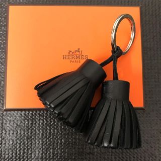 エルメス(Hermes)の【美品】エルメス カルメン ウノドス ソー ブラック(チャーム)