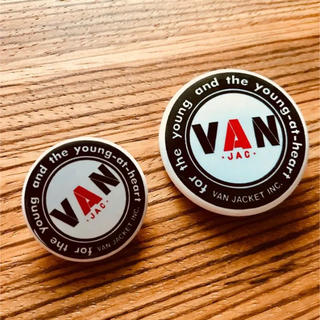 ヴァンヂャケット(VAN Jacket)のVAN JACKET スチール製丸VAN缶バッジ大小2個セット(スタジャン)