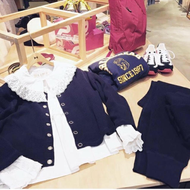 Dot&Stripes CHILDWOMAN(ドットアンドストライプスチャイルドウーマン)のフリルブラウス レディースのトップス(シャツ/ブラウス(長袖/七分))の商品写真