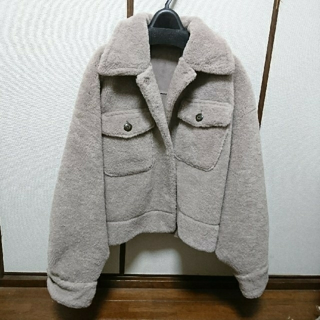 Ameri VINTAGE(アメリヴィンテージ)のOVER SIZE ECO MOUTON COAT アメリヴィンテージ レディースのジャケット/アウター(ムートンコート)の商品写真