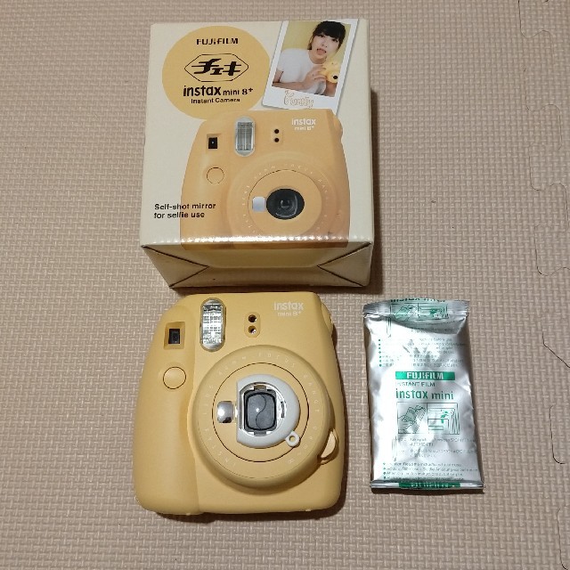 富士フイルム(フジフイルム)のチェキ　instax mini8+ スマホ/家電/カメラのカメラ(フィルムカメラ)の商品写真