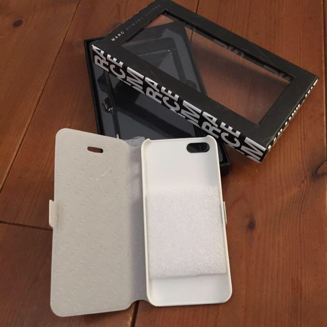 MARC BY MARC JACOBS(マークバイマークジェイコブス)のiPhone ５ ケース スマホ/家電/カメラのスマホアクセサリー(モバイルケース/カバー)の商品写真