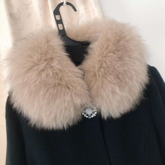 MISCH MASCH(ミッシュマッシュ)のファー ロングコート ベルト付き レディースのジャケット/アウター(毛皮/ファーコート)の商品写真