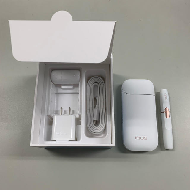 IQOS(アイコス)のiQOS 2.4Plus キット ホワイト メンズのファッション小物(タバコグッズ)の商品写真