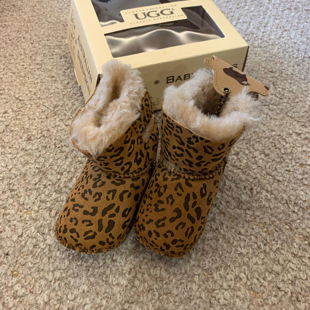 UGG(アグ)のUGG ベビーブーツ レオパード キッズ/ベビー/マタニティのベビー靴/シューズ(~14cm)(ブーツ)の商品写真