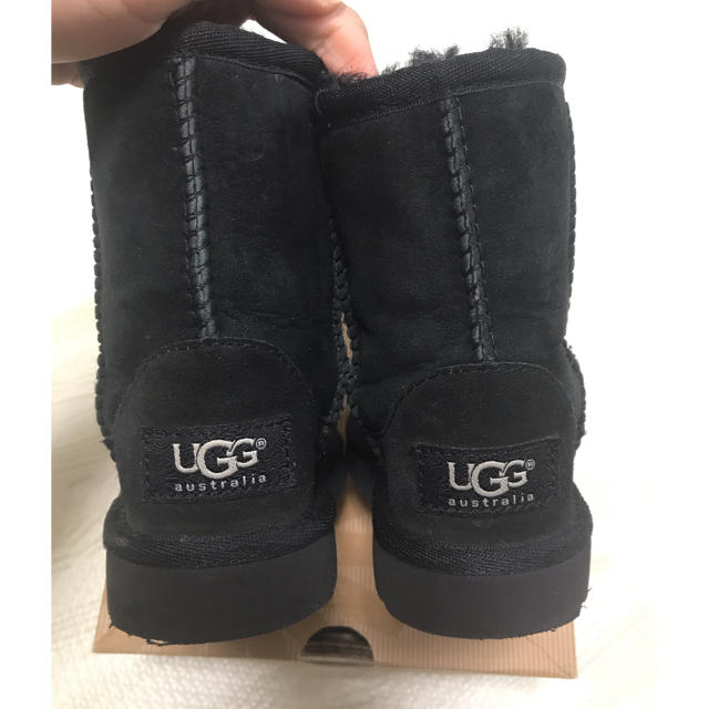 UGG(アグ)の美品！UGG アグ ムートンブーツ13.5cm キッズ/ベビー/マタニティのベビー靴/シューズ(~14cm)(ブーツ)の商品写真